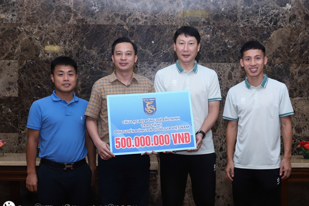  Đội bóng của HLV Park Hang Seo thưởng tuyển Việt Nam nửa tỷ đồng