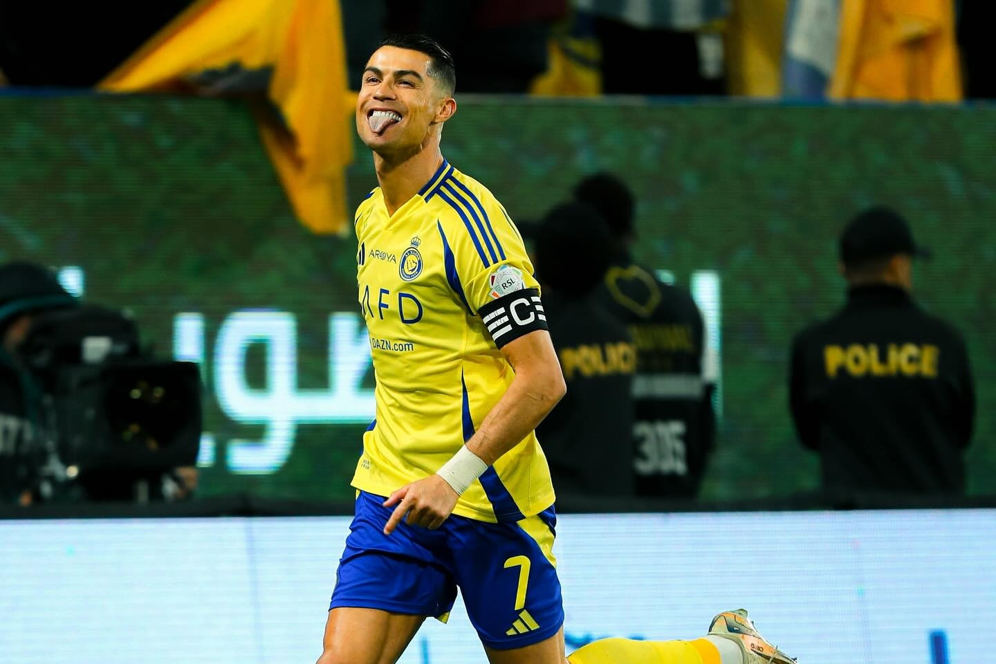  Ronaldo lập công, Al Nassr thắng trận đầu năm 2025