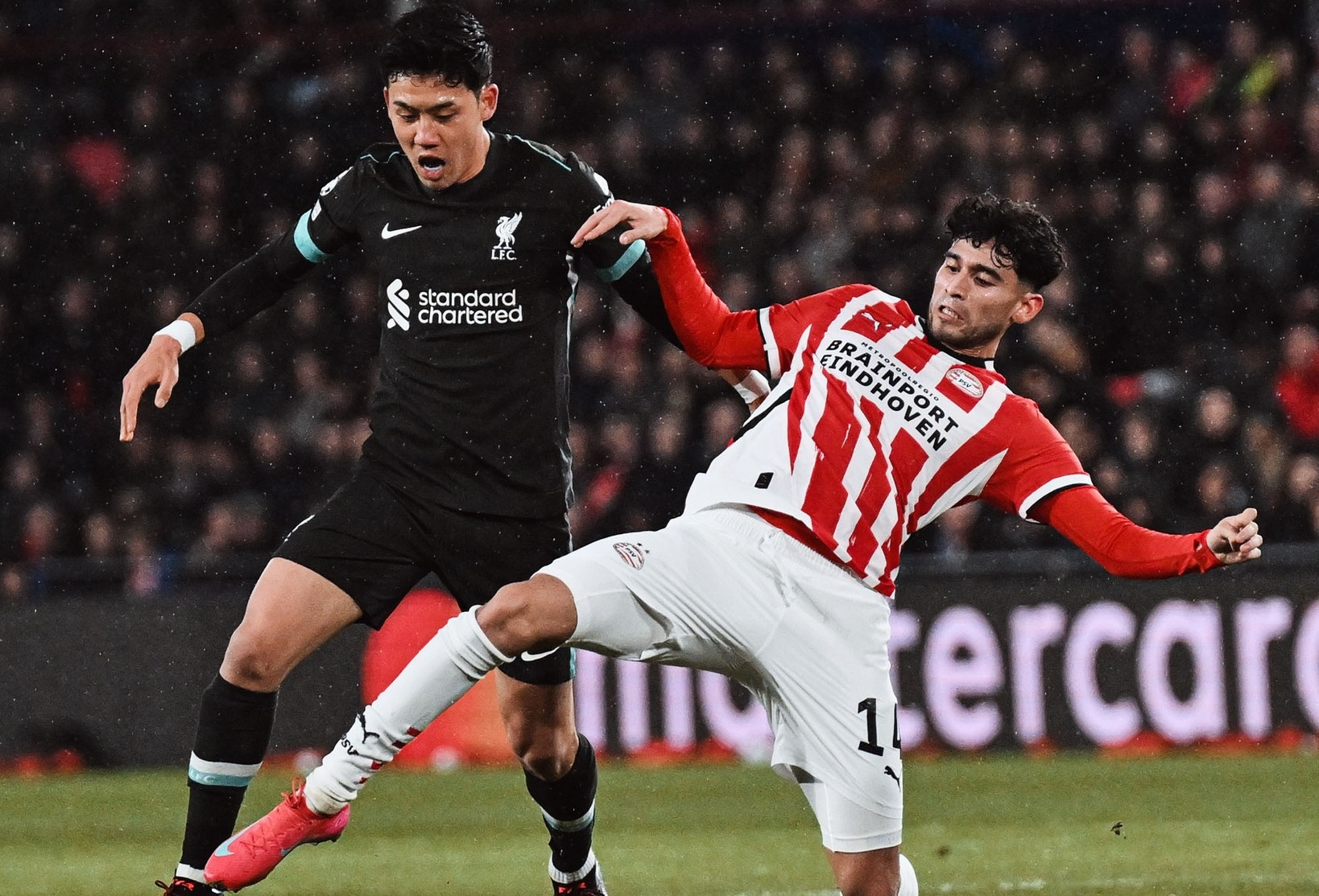  Liverpool thua trận sau màn rượt đuổi kịch tính với PSV