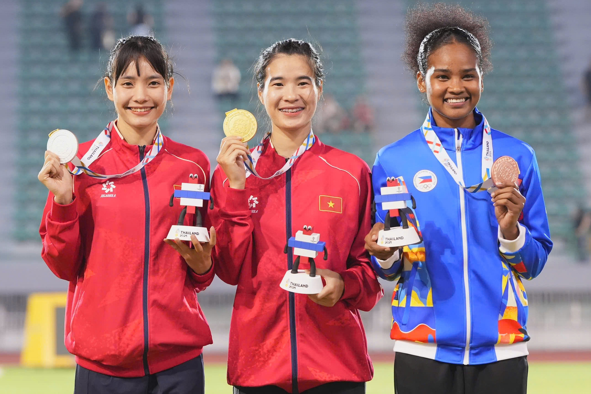 Trực tiếp SEA Games ngày 12/12: Tiếp cơn mưa vàng