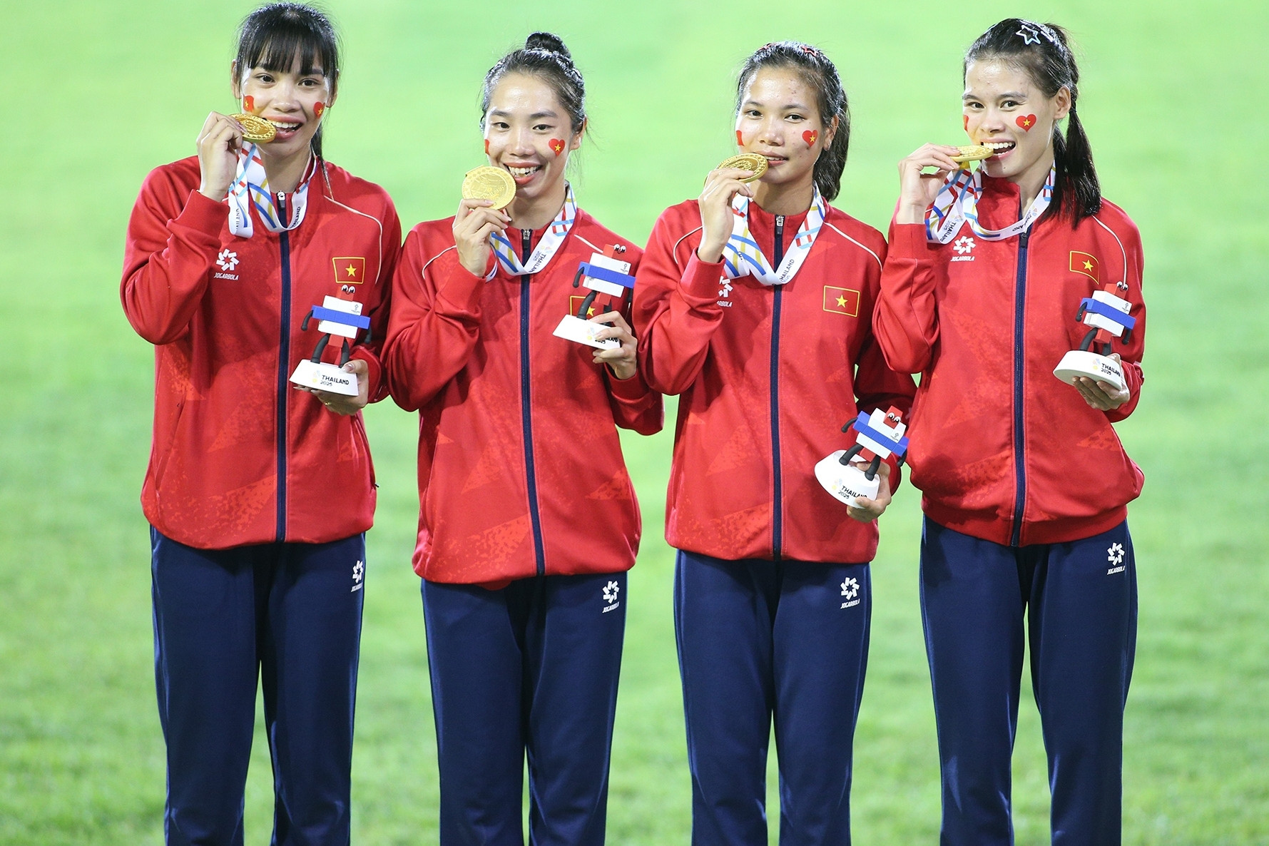 Bùng nổ ngày cuối, điền kinh Việt Nam 'chốt sổ' 12 HCV SEA Games