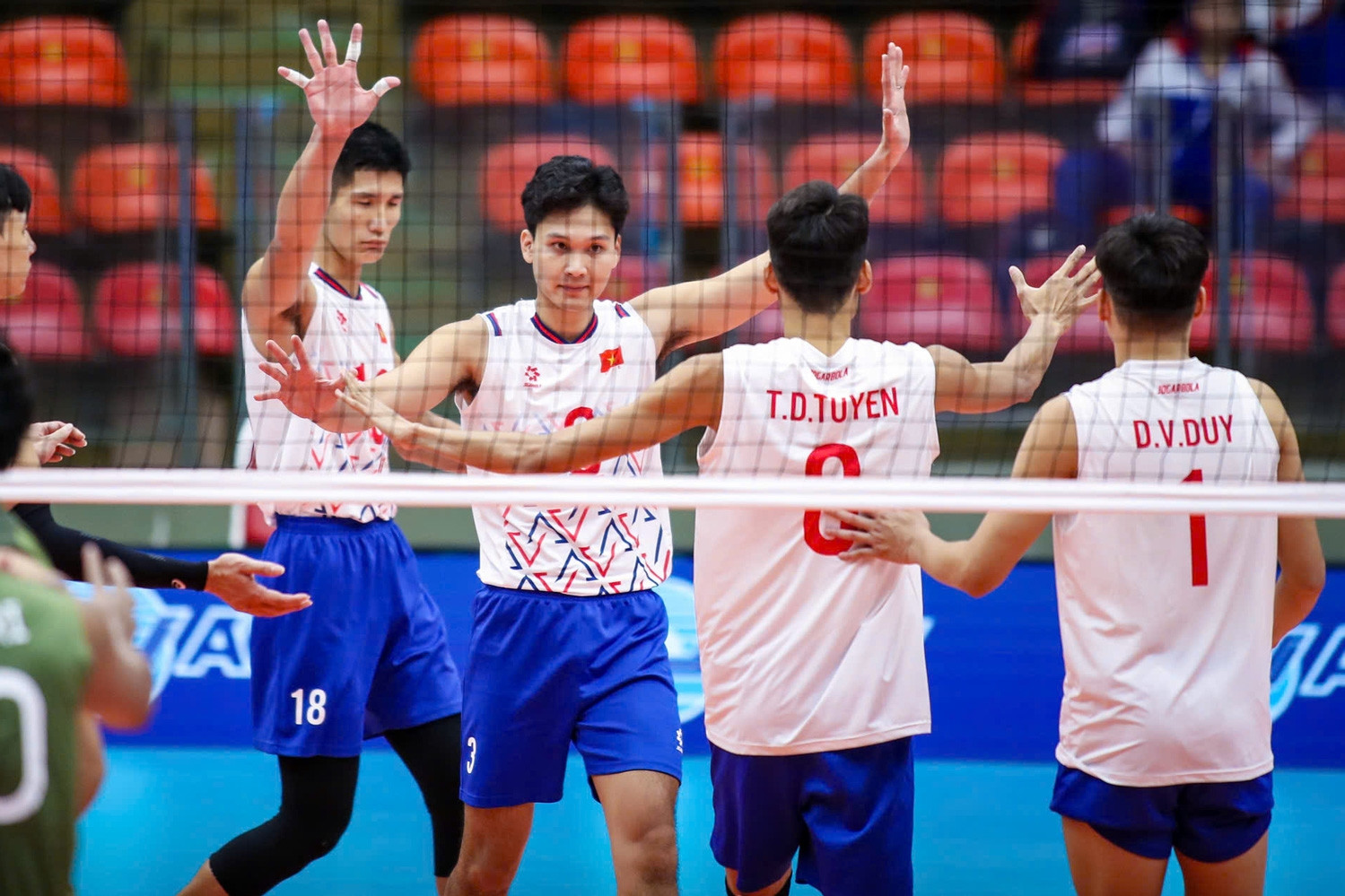 Trực tiếp bóng chuyền nam SEA Games 33 Việt Nam 2-0 Indonesia (set 3)