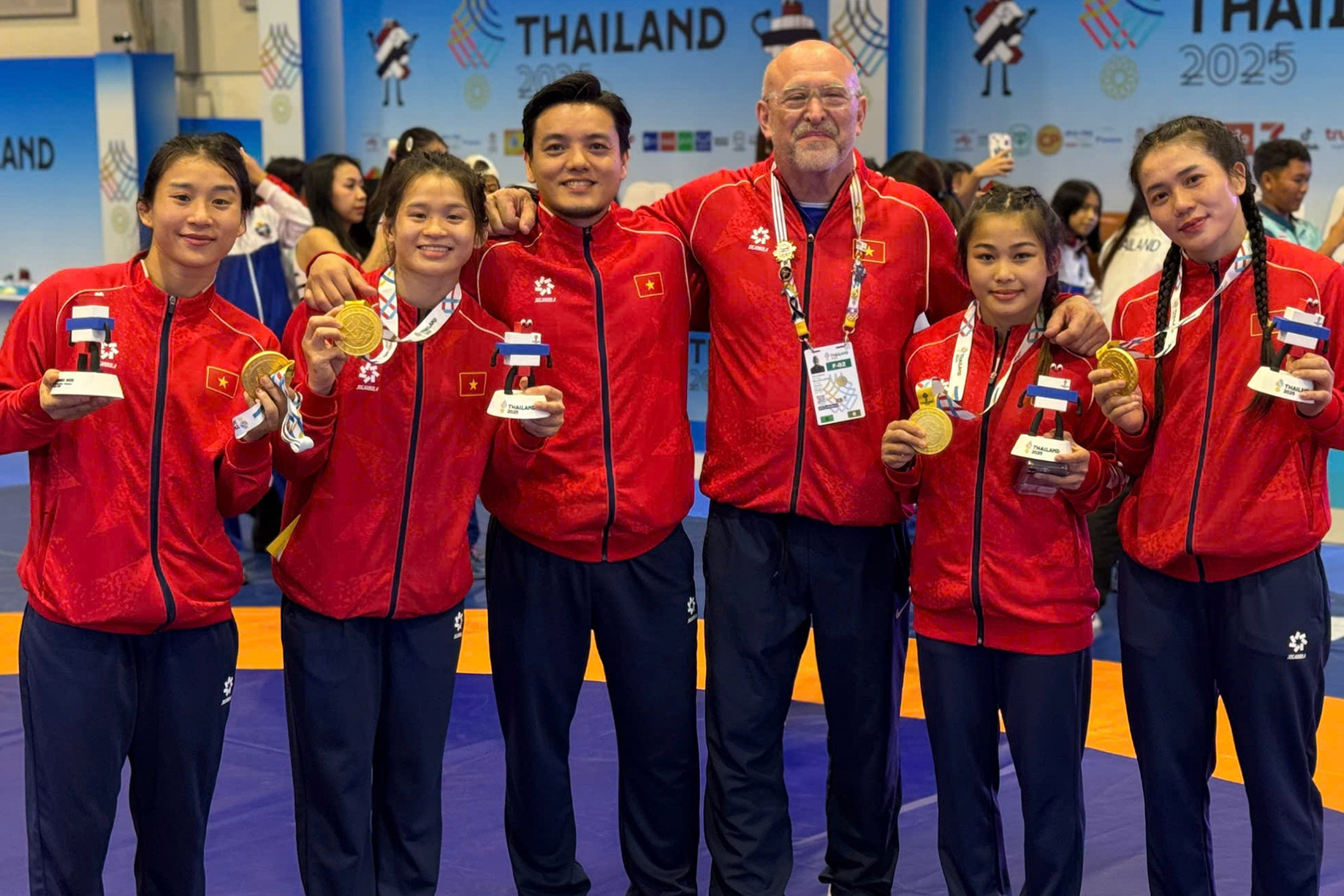 SEA Games ngày 19/12: Giành hơn 10 HCV, vượt Indonesia