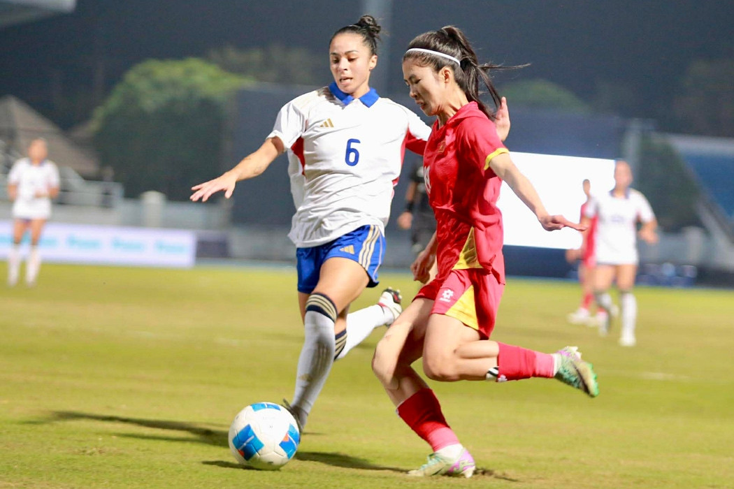 Trực tiếp nữ Việt Nam 0-0 Philippines: Bích Thùy phung phí cơ hội (H2)