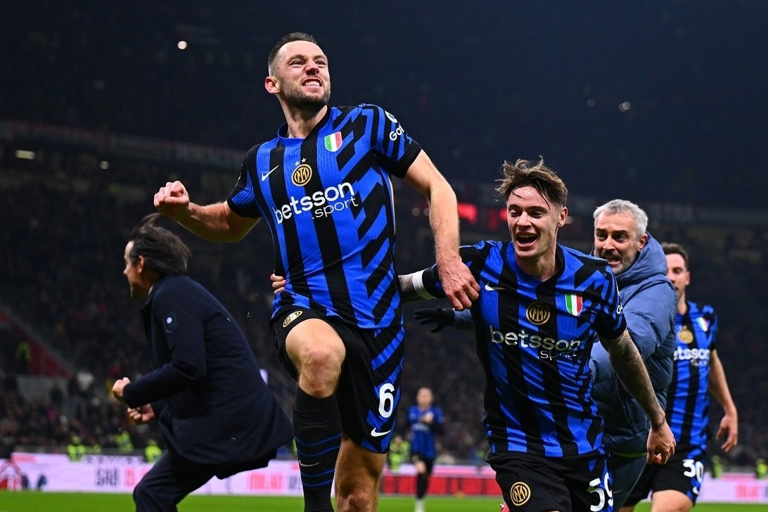  AC Milan mất chiến thắng trước Inter ở phút 93