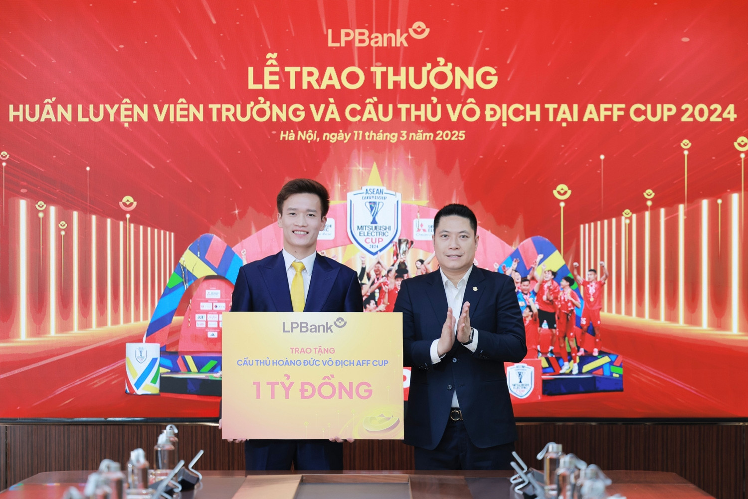  LPBank thưởng lớn cho huấn luyện viên trưởng và cầu thủ vô địch AFF CUP 2024