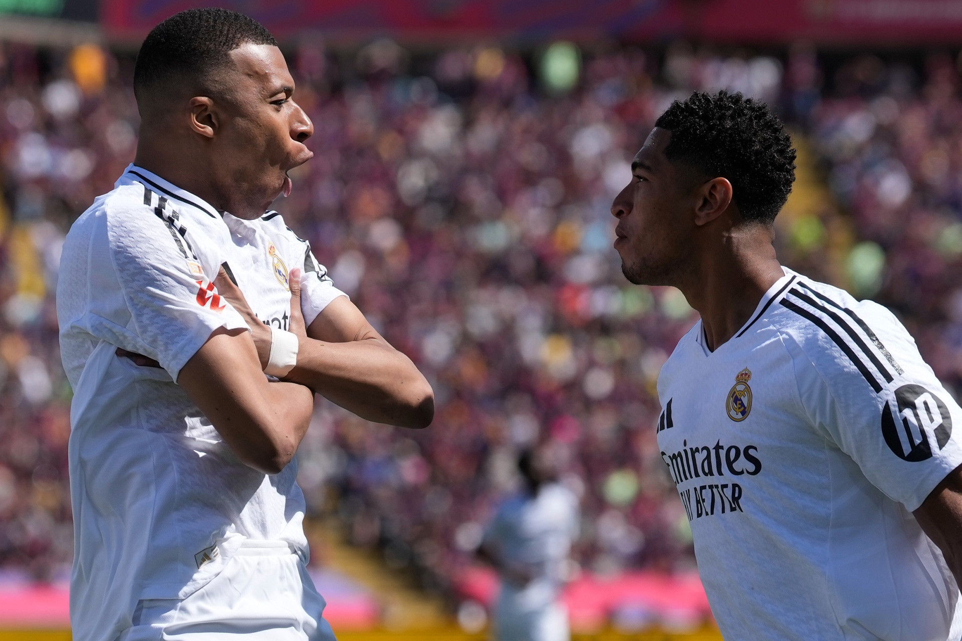 Liên tiếp xé lưới Barca, Mbappe đi vào lịch sử Real Madrid
