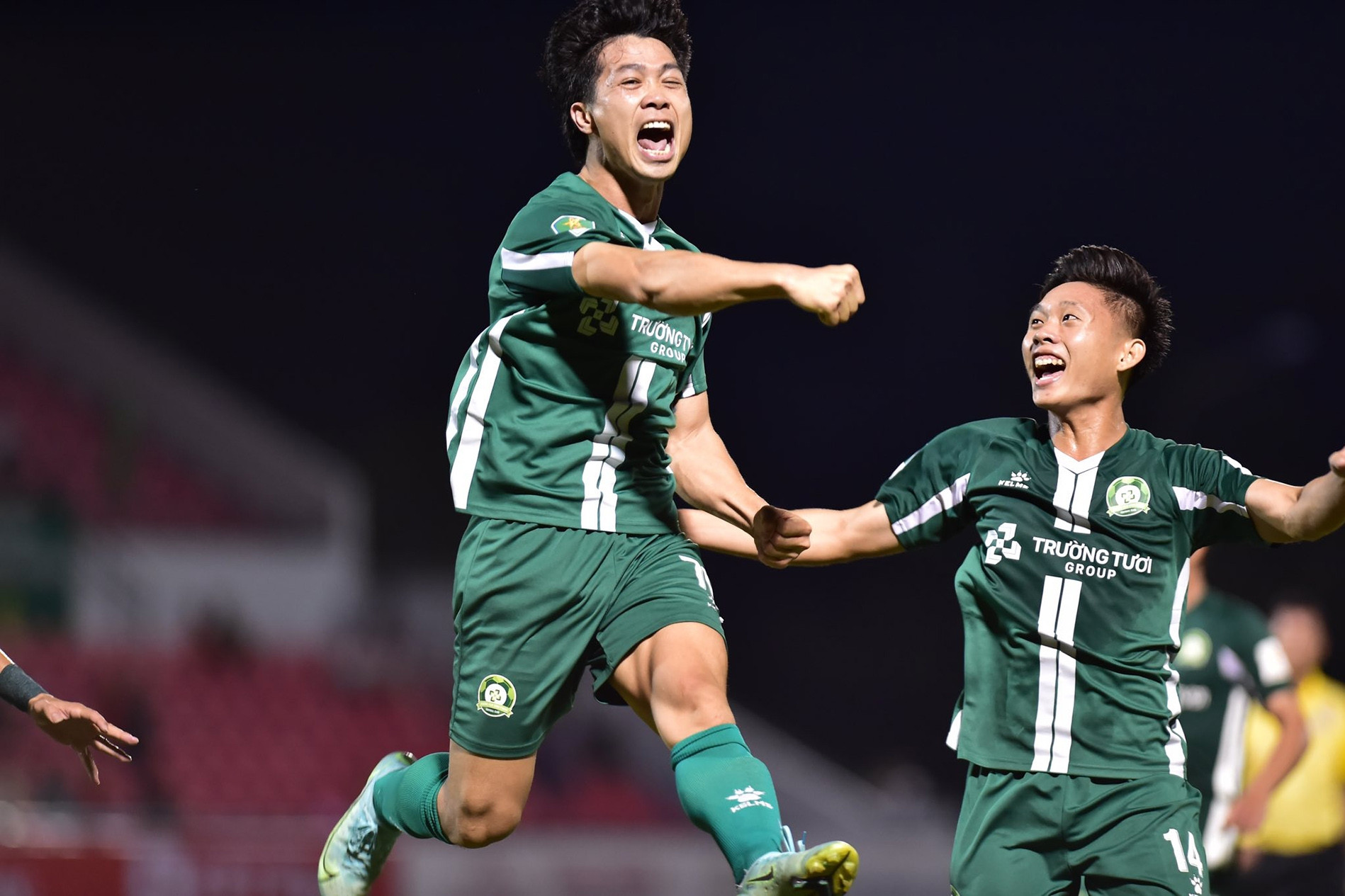 Giải hạng Nhất: Công Phượng cùng Bình Phước tranh vé play-off