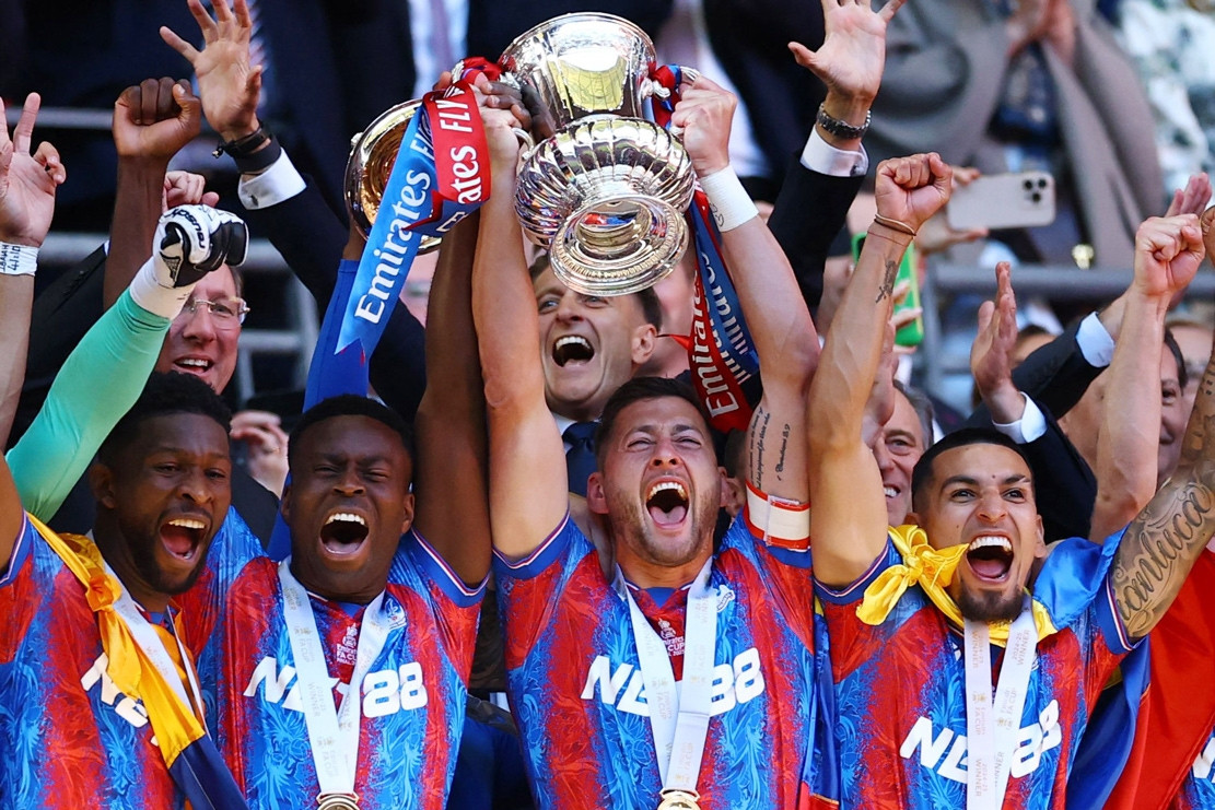 Xuất sắc hạ Man City, Crystal Palace vô địch FA Cup