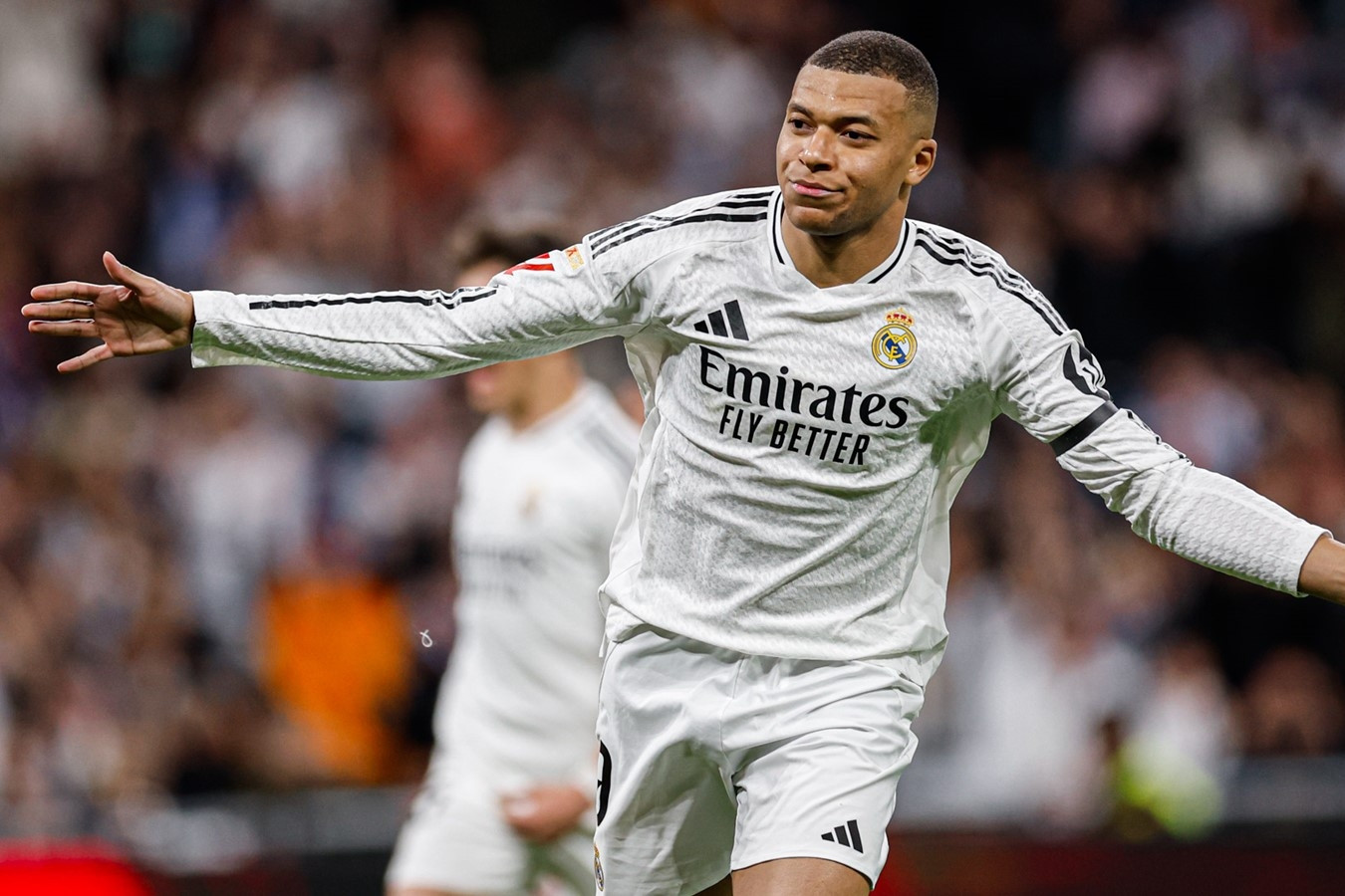 Trực tiếp bóng đá Real Madrid 3-0 Celta Vigo: Mbappe lập cú đúp