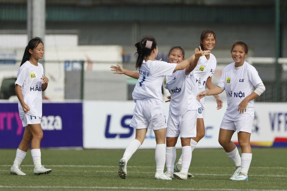 Giải bóng đá nữ U16 quốc gia 2025: ĐKVĐ phô diễn sức mạnh