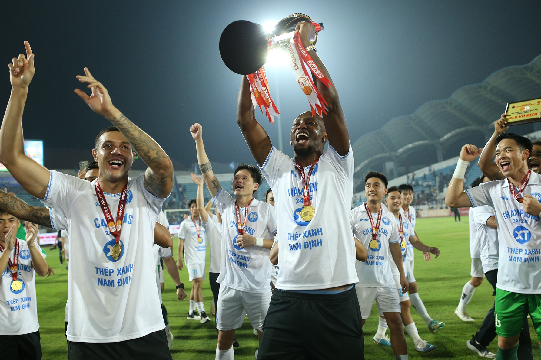 Xuân Son và CLB Nam Định làm điều chưa từng có ở mùa giải 2025/26