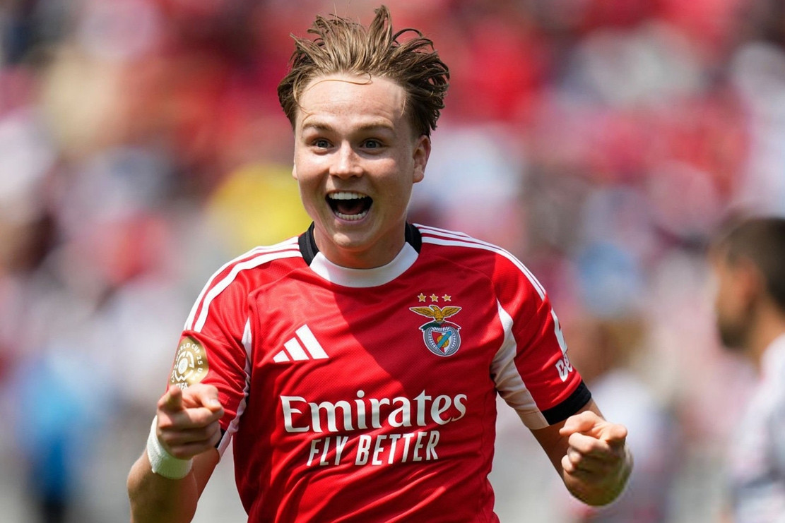 Bayern Munich thua sốc Benfica, mất ngôi đầu bảng