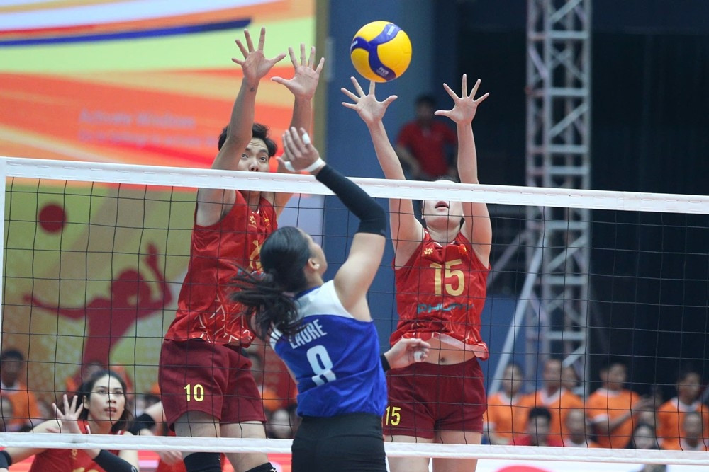 Trực tiếp bóng chuyền nữ Việt Nam 2-0 Philippines: Đẳng cấp chủ nhà