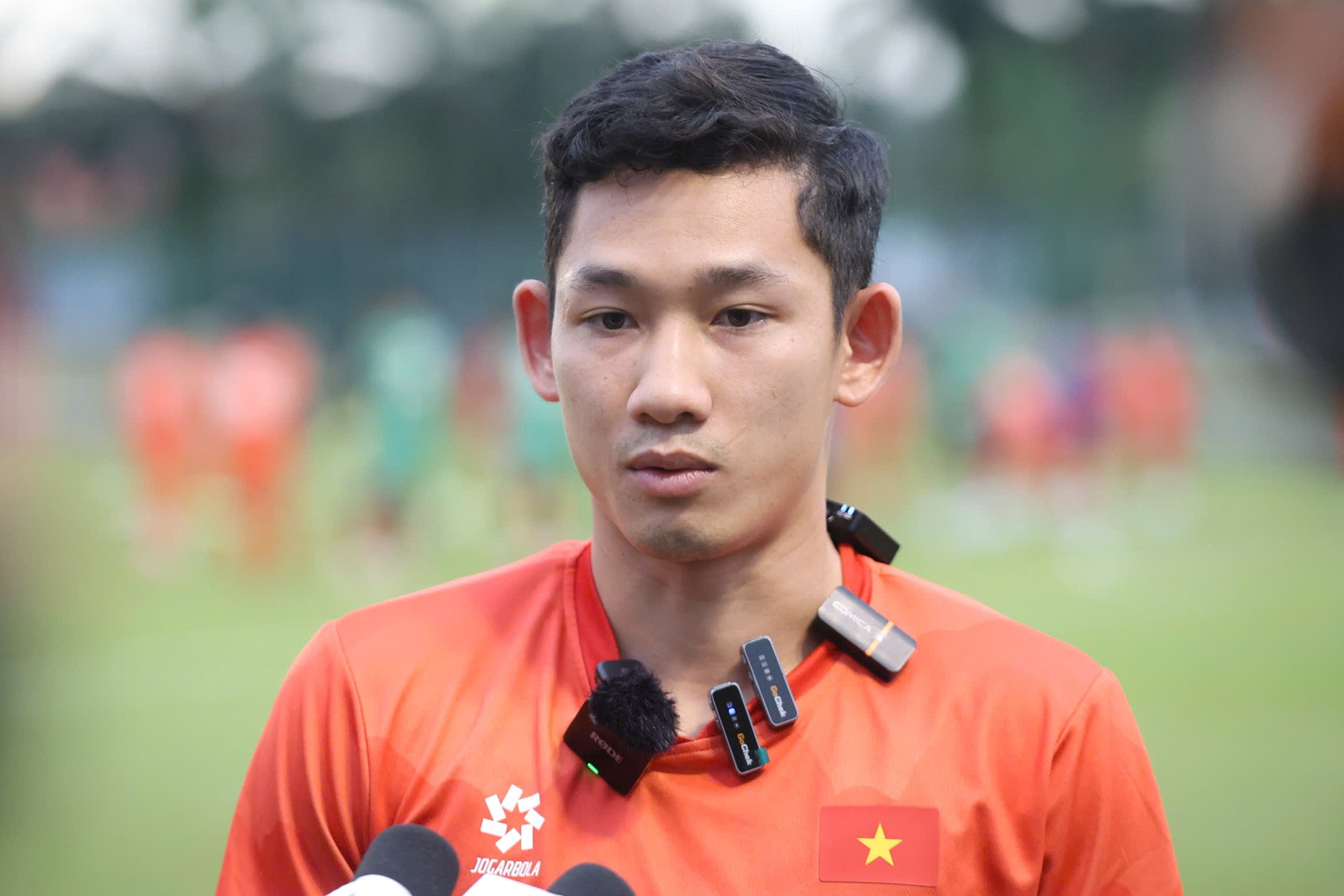 Hai Long quên trận MU, cùng tuyển Việt Nam quyết thắng Malaysia
