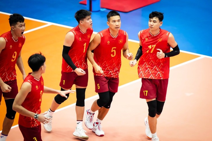 Bóng chuyền nam Việt Nam thắng trận đầu tay tại SEA V.League 2025