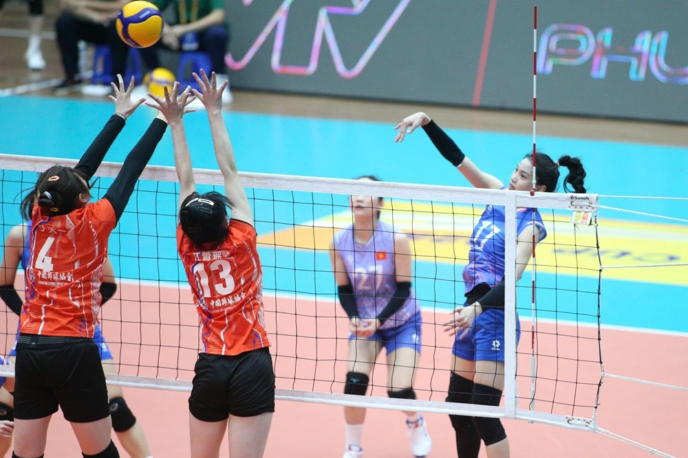 Trực tiếp bóng chuyền nữ Việt Nam vs U21: 'Nội chiến' tứ kết VTV Cup