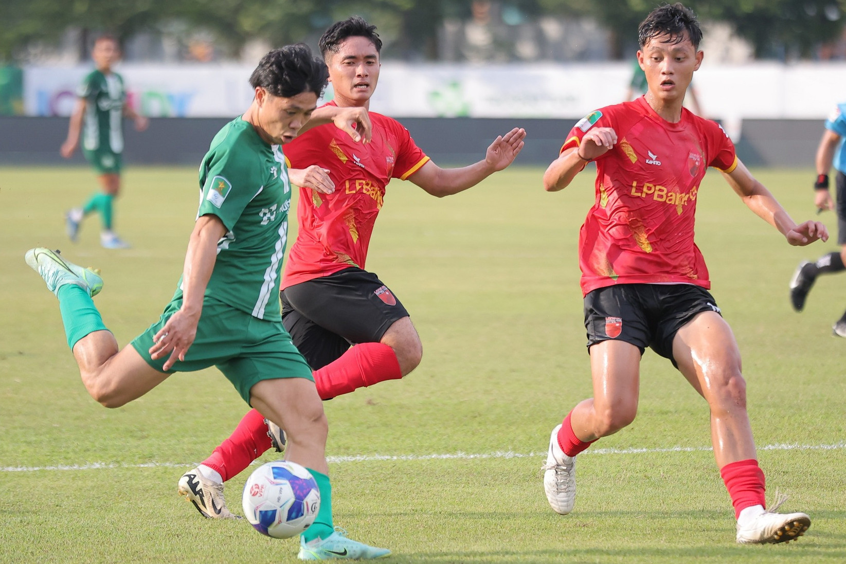 Đội Công Phượng từ chối lên V-League, PVF-CAND thay chỗ