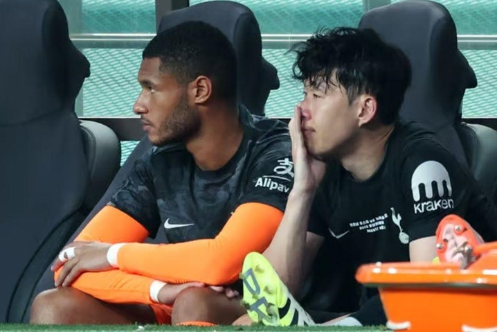 Son Heung-min bật khóc trong trận đấu chia tay Tottenham