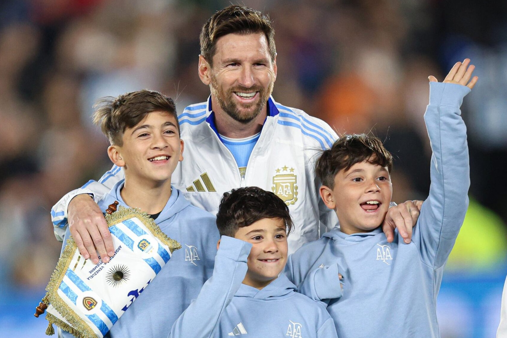 Lionel Messi, đừng bỏ World Cup 2026!