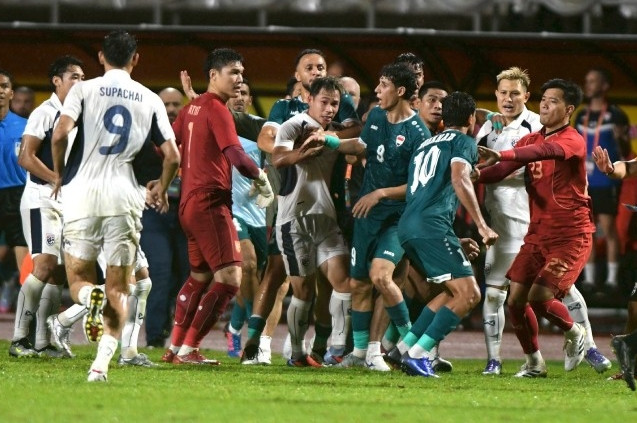 Chung kết King’s Cup hỗn loạn: Chanathip bị đốn ngã, Thái Lan nổi đóa