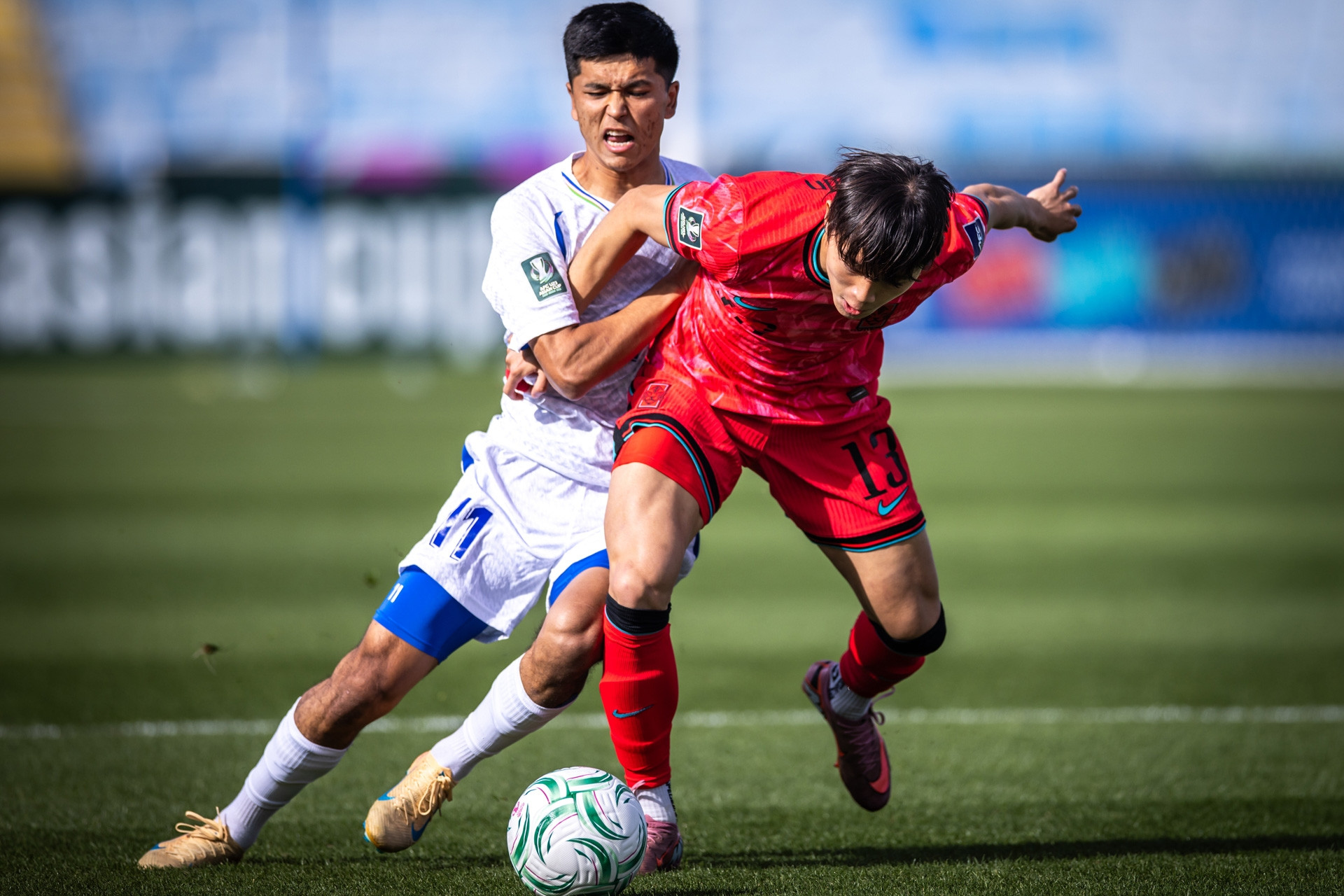 Trực tiếp bóng đá U23 Uzbekistan 0-0 U23 Hàn Quốc: Bóng dội xà ngang (H1)
