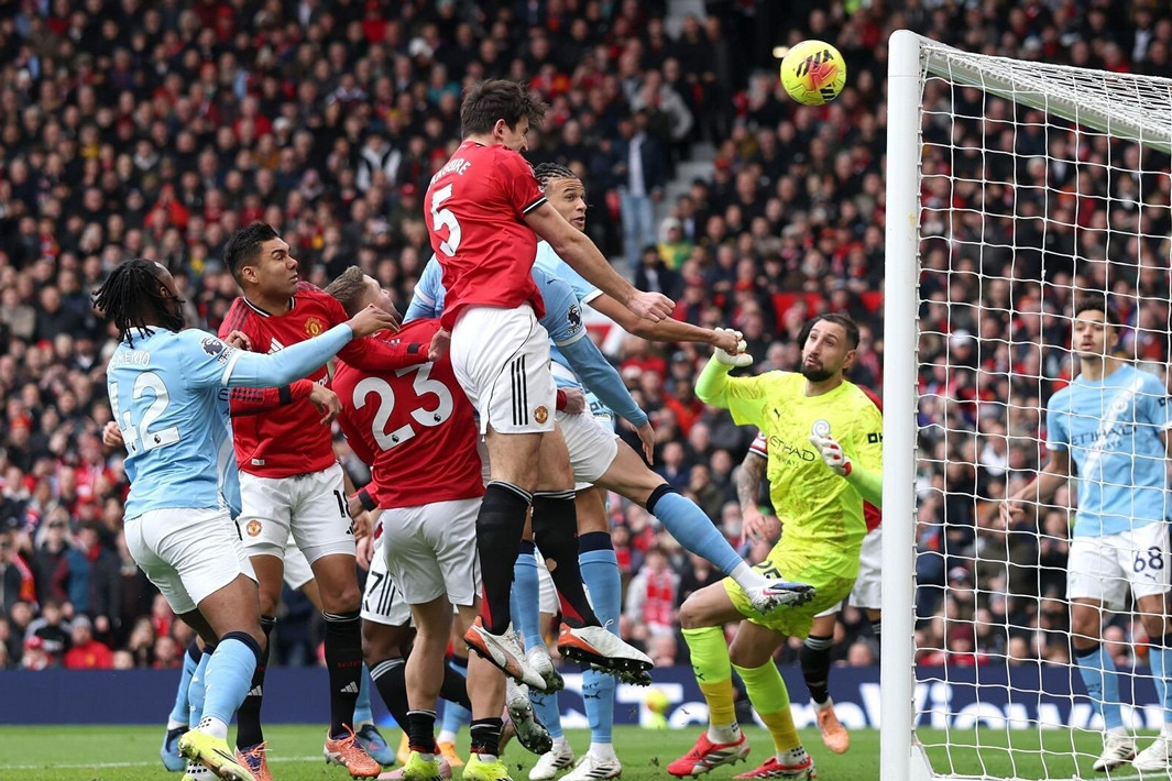 Trực tiếp bóng đá MU 0-0 Man City: Maguire đánh đầu dội xà (H1)