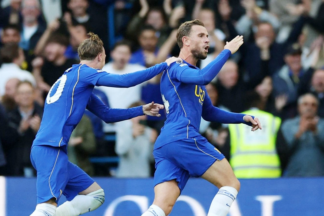 Chelsea thắng tưng bừng nhờ Henderson và Joao Pedro