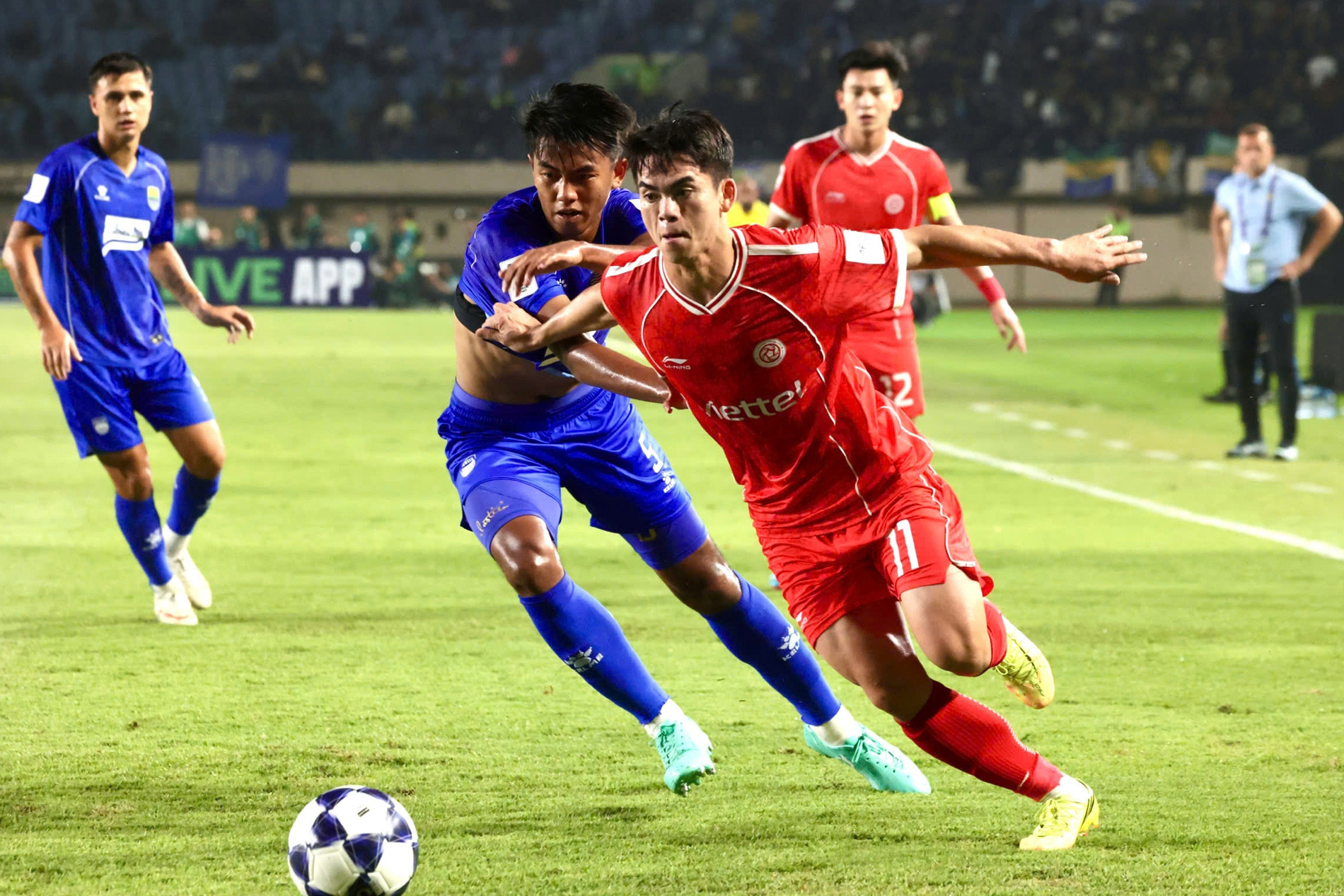 Trực tiếp bóng đá Persib Bandung 1-0 Thể Công Viettel: Hai thẻ đỏ liên tiếp