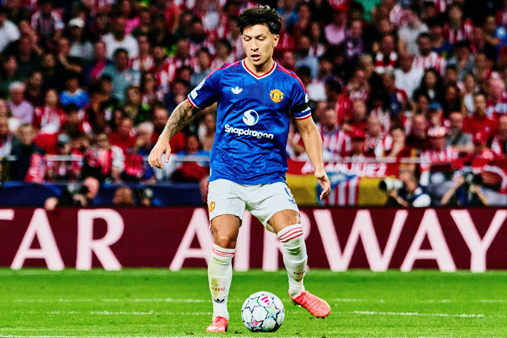Barca chiêu mộ Lisandro Martinez sau mâu thuẫn MU