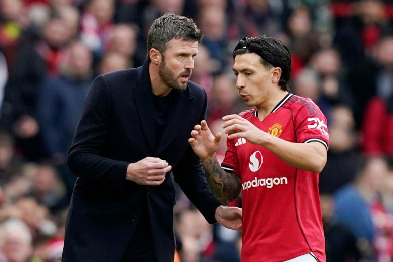 Hàng thủ Man United chưa đủ trình độ đứng ở nửa trên BXH