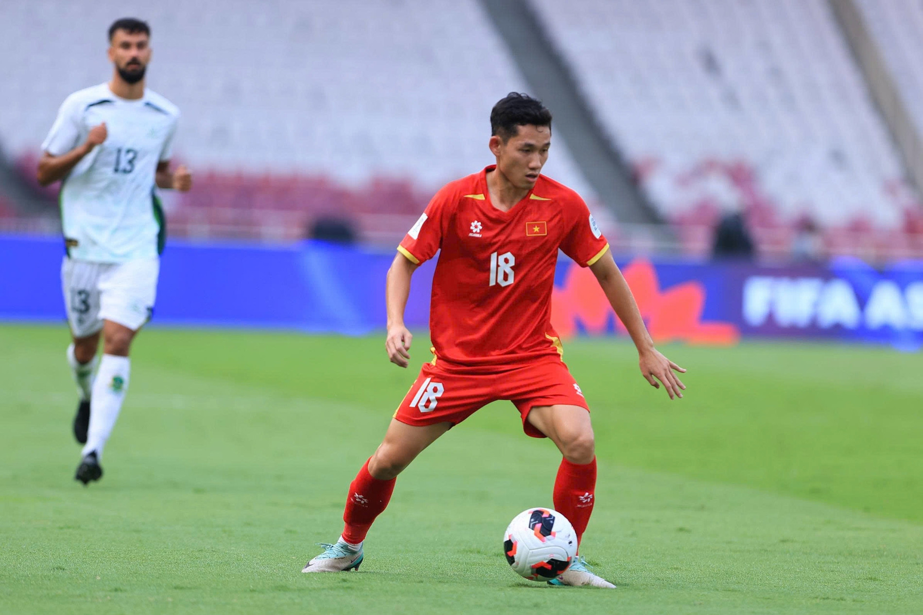 Trực tiếp bóng đá Việt Nam 2-1 Pakistan: Hoàng Đức ghi tuyệt phẩm