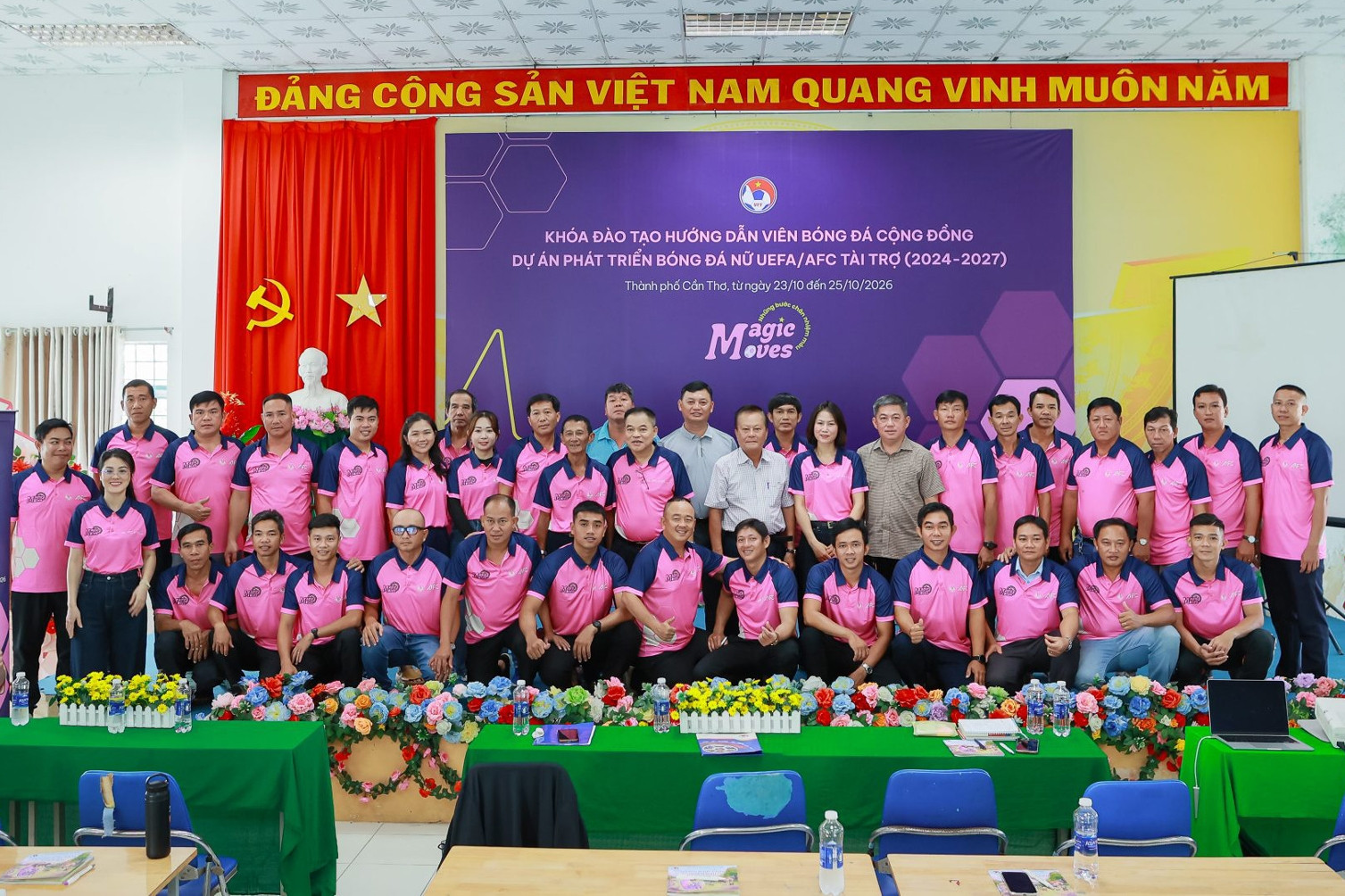 Khai mạc khóa đào tạo hướng dẫn viên bóng đá cộng đồng 2026