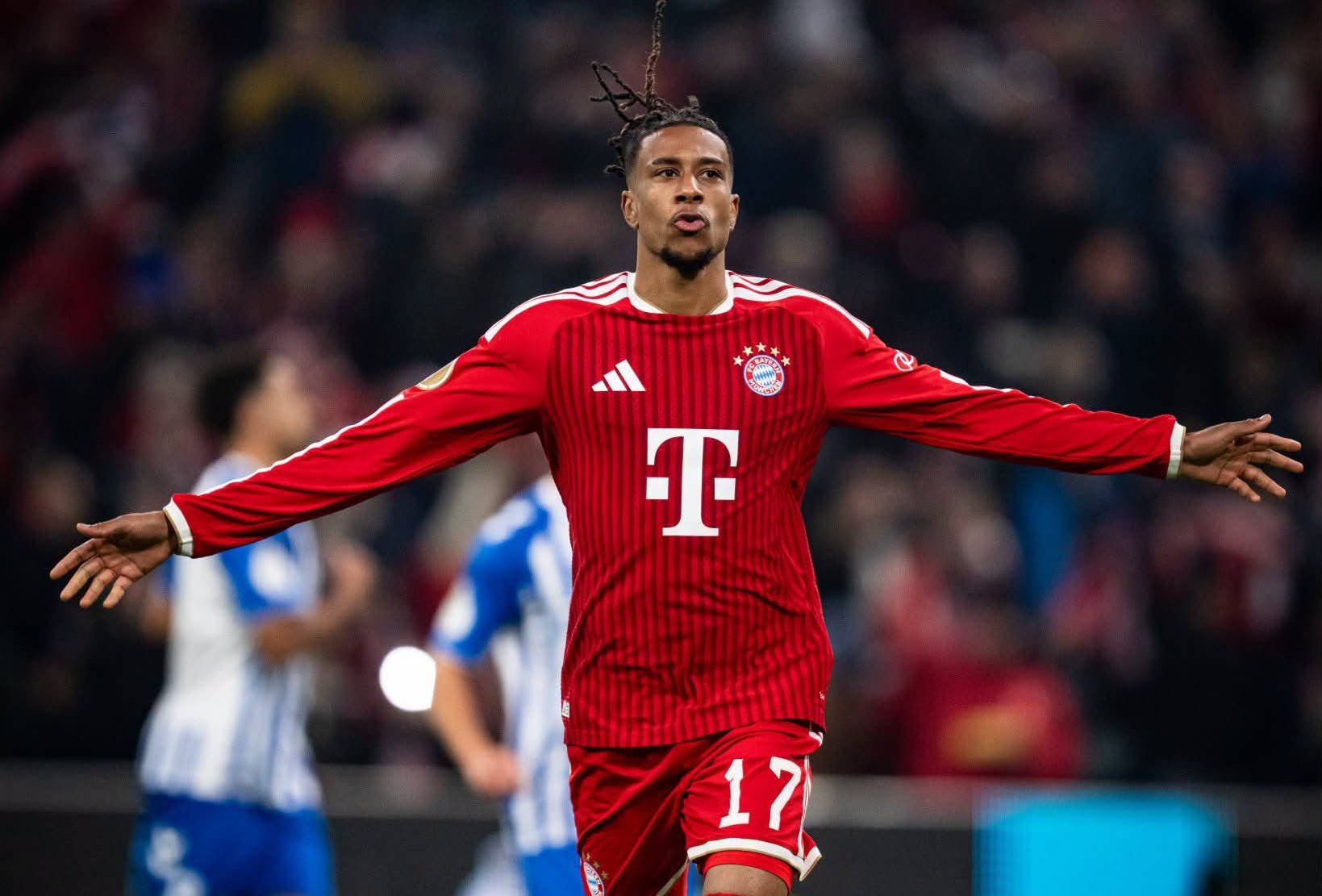 Bayern Munich mở tiệc bàn thắng mừng Harry Kane đoạt Quả bóng vàng