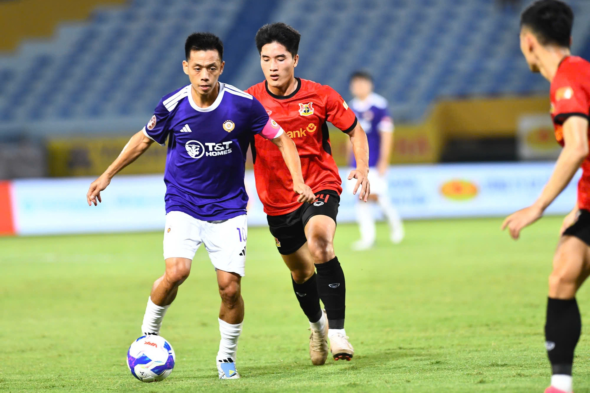 Trực tiếp bóng đá Hà Nội FC 0-1 Ninh Bình: Tìm bàn gỡ hòa