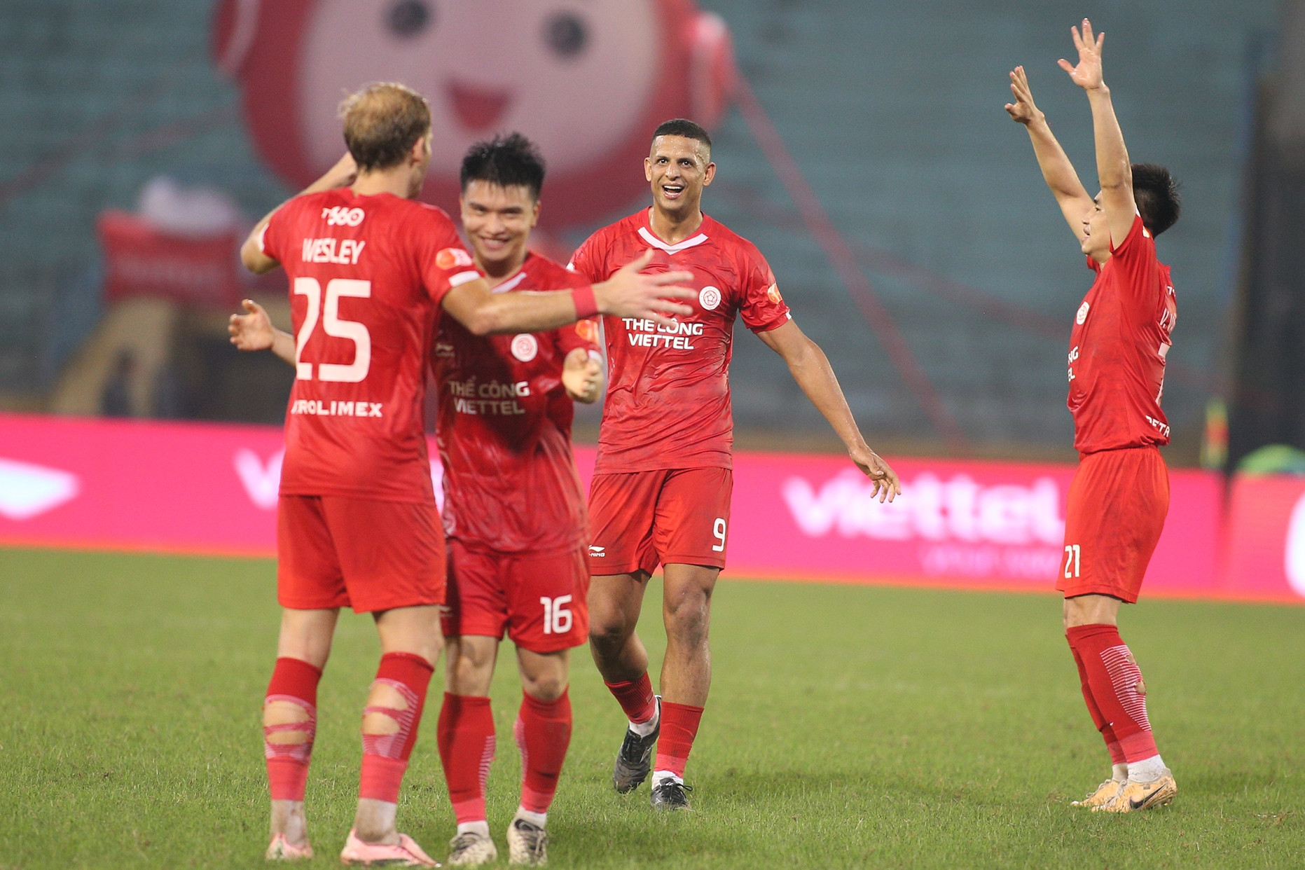 Trực tiếp bóng đá Nam Định 0-1 Thể Công: Chủ nhà bị thủng lưới