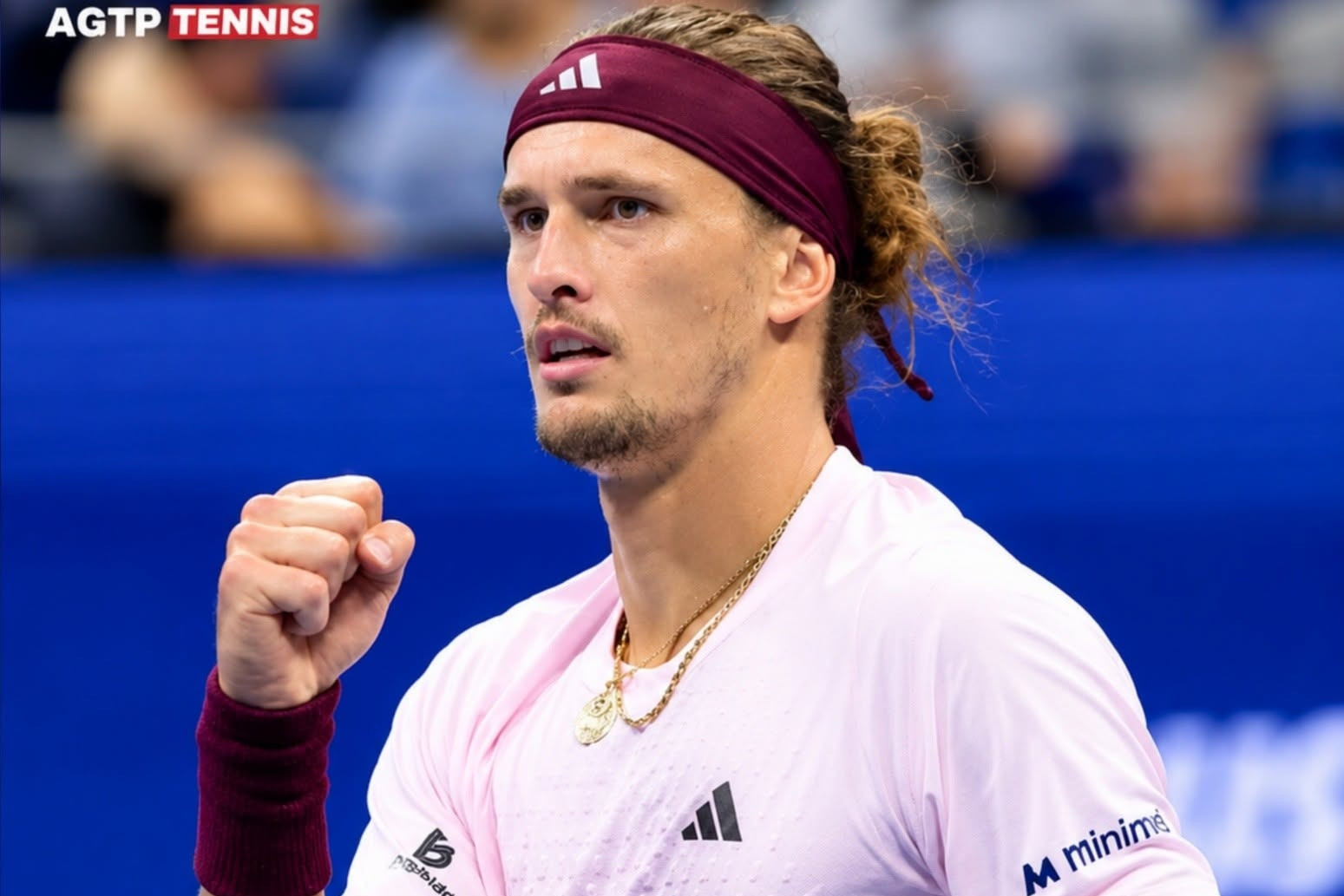 Zverev 'tốc hành' vào bán kết Vienna Open