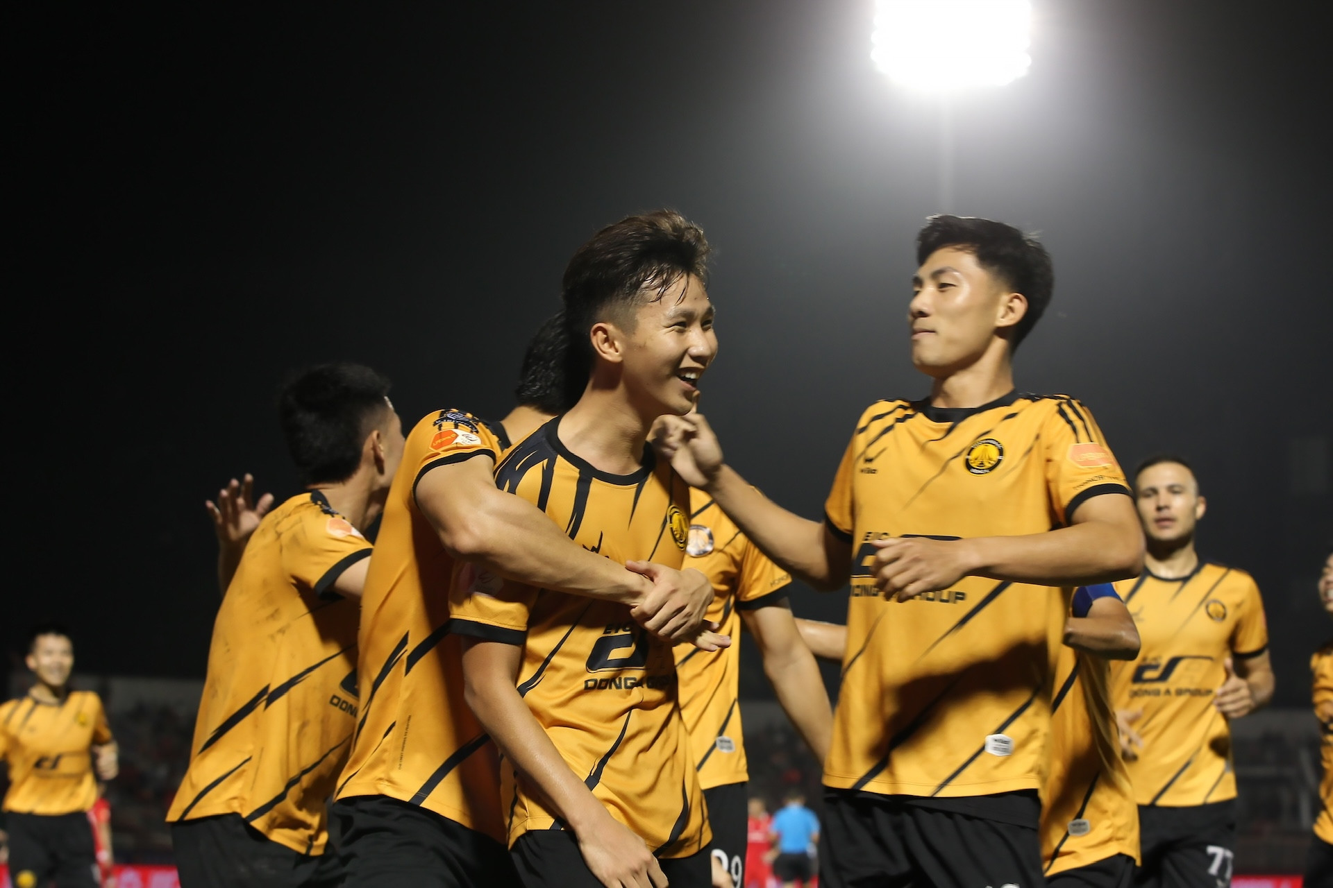 Thanh Hóa ‘lay lắt’ ở V-League 2025/26: Đáng quý nghĩa tình…