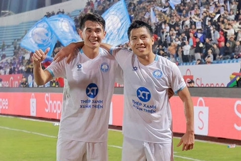 Trực tiếp bóng đá Nam Định 1-0 Johor Darul Ta’zim: Chủ nhà đá hỏng 11m