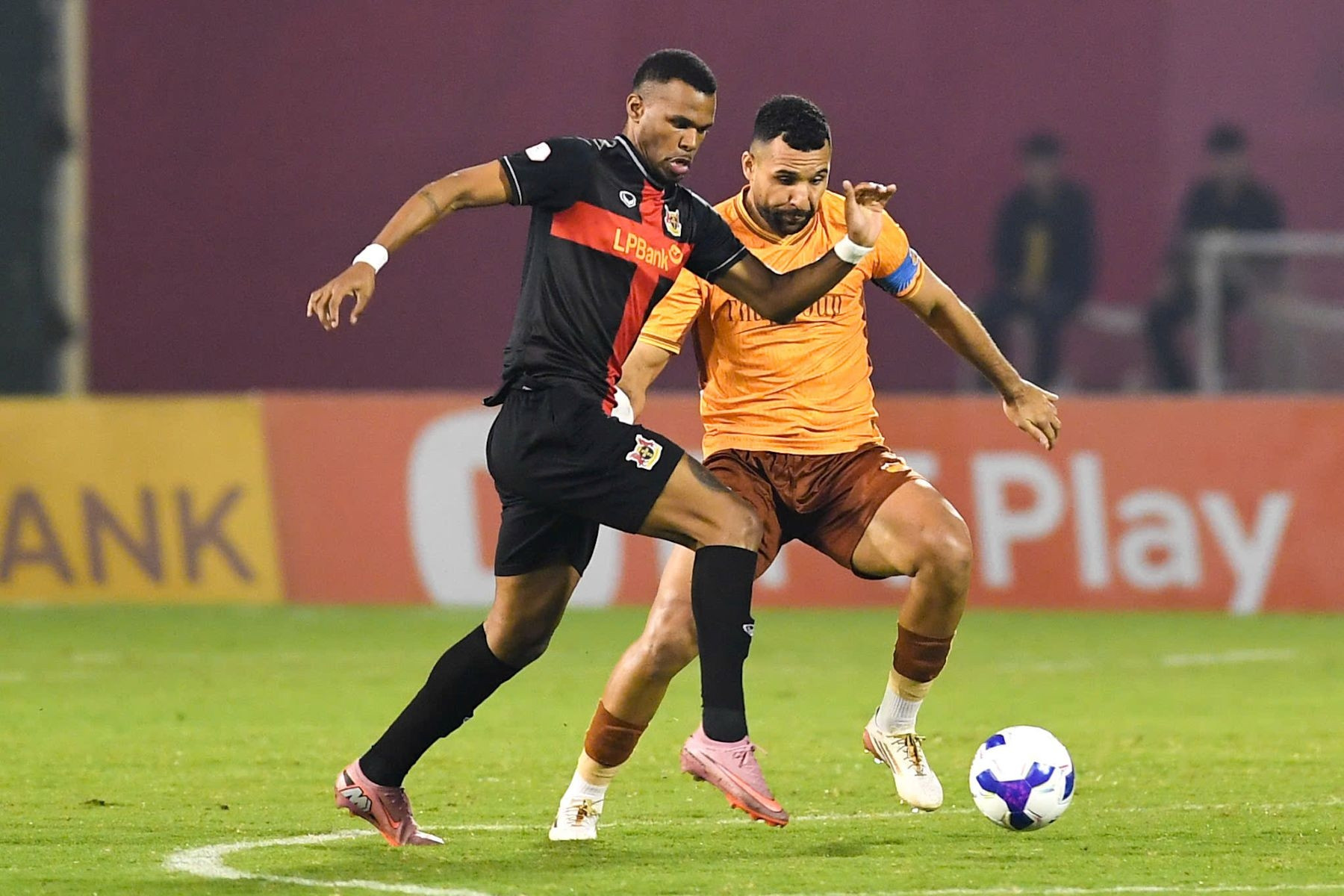 Trực tiếp bóng đá Ninh Bình 0-1 HAGL: Đội khách ghi bàn [H1]