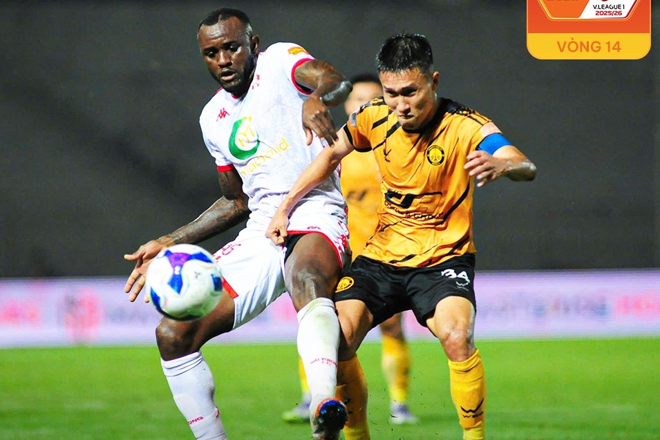 Thanh Hóa buộc Hải Phòng chia điểm siêu kịch tính