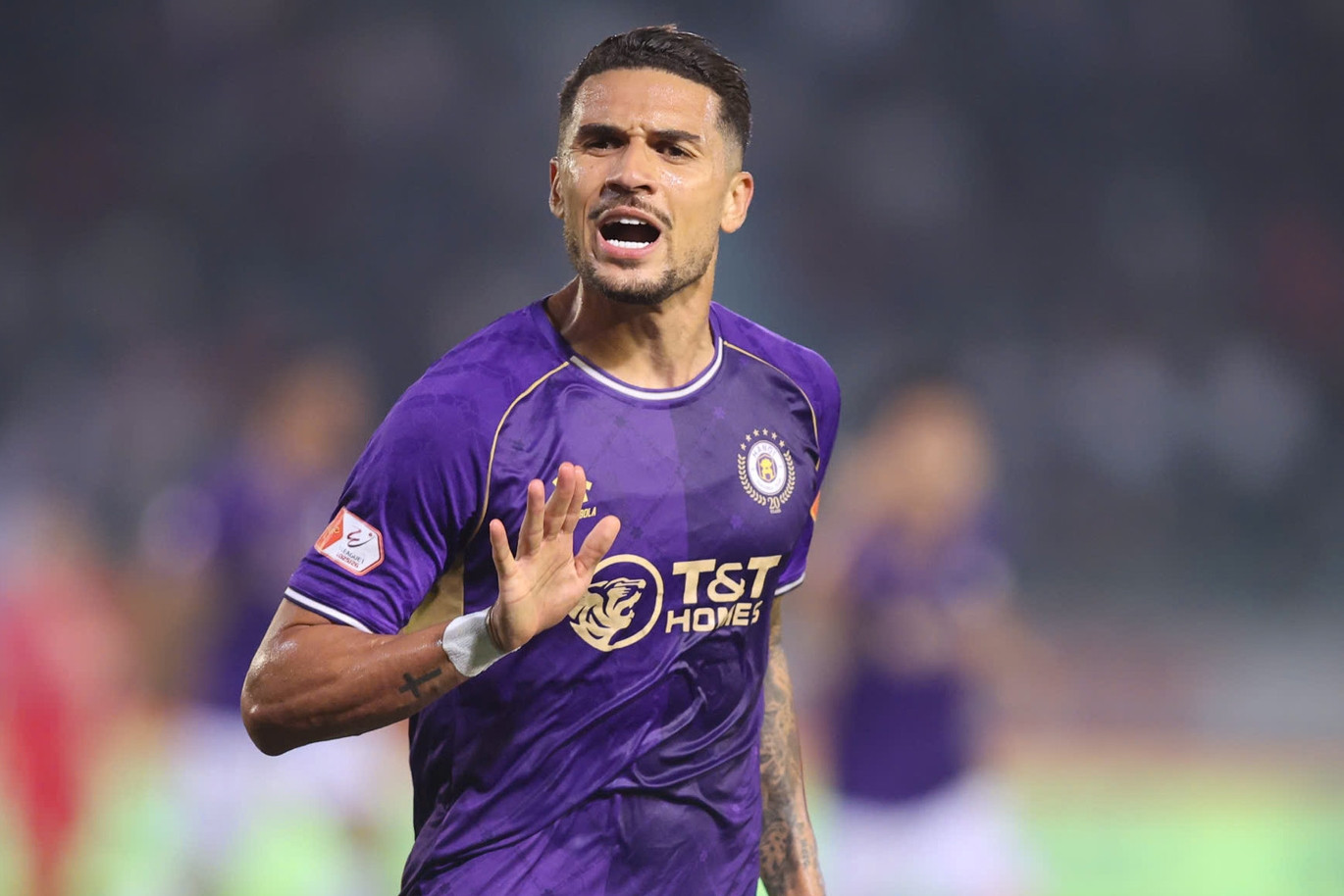 Hoàng Hên lên tuyển Việt Nam, HLV Kim Sang Sik tính gì đấu Malaysia?