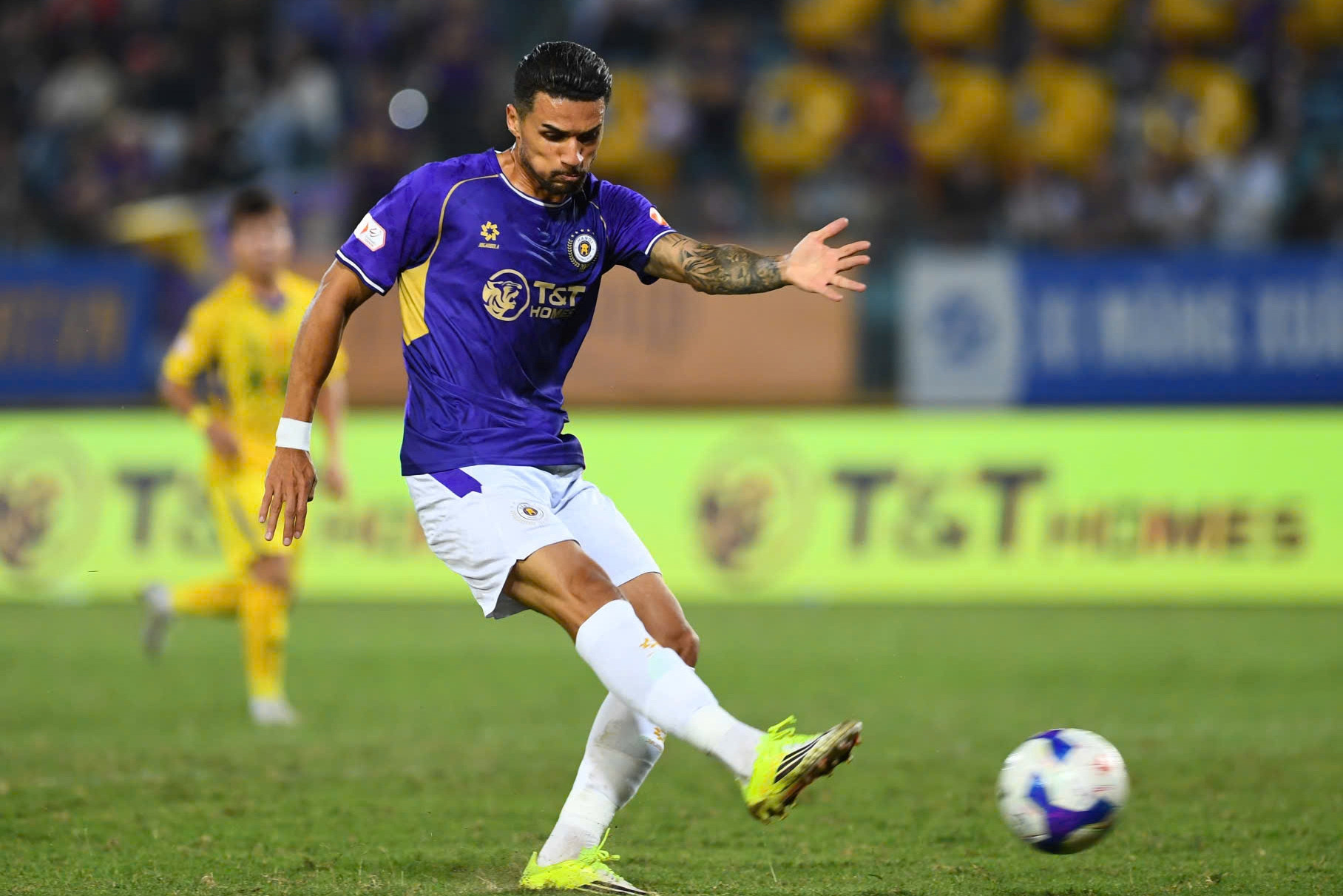 Trực tiếp bóng đá Hà Nội 0-0 SLNA: Hoàng Hên bỏ lỡ