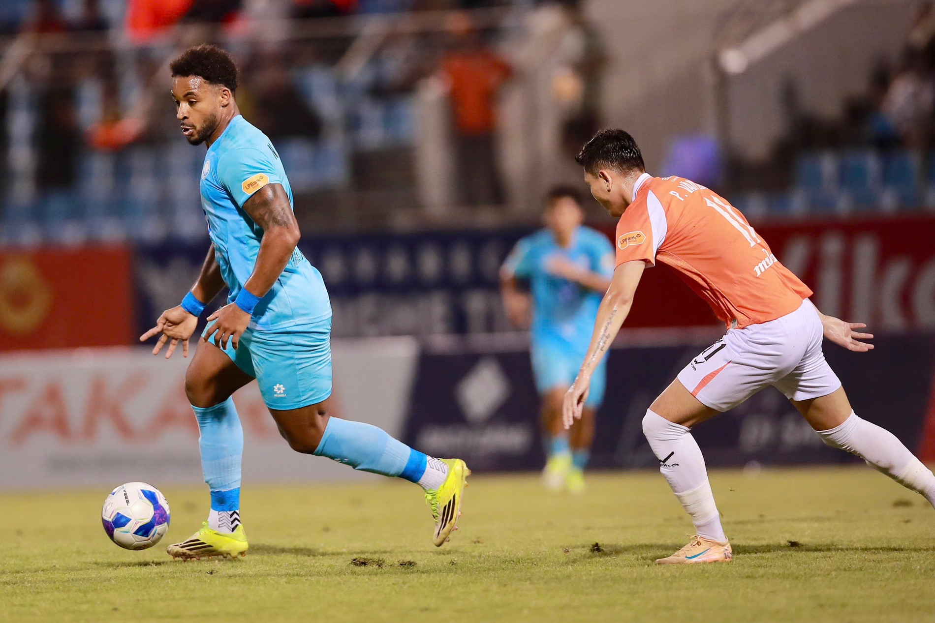 Trực tiếp bóng đá Đà Nẵng 0-1 Nam Định: Xuân Son mở tỷ số