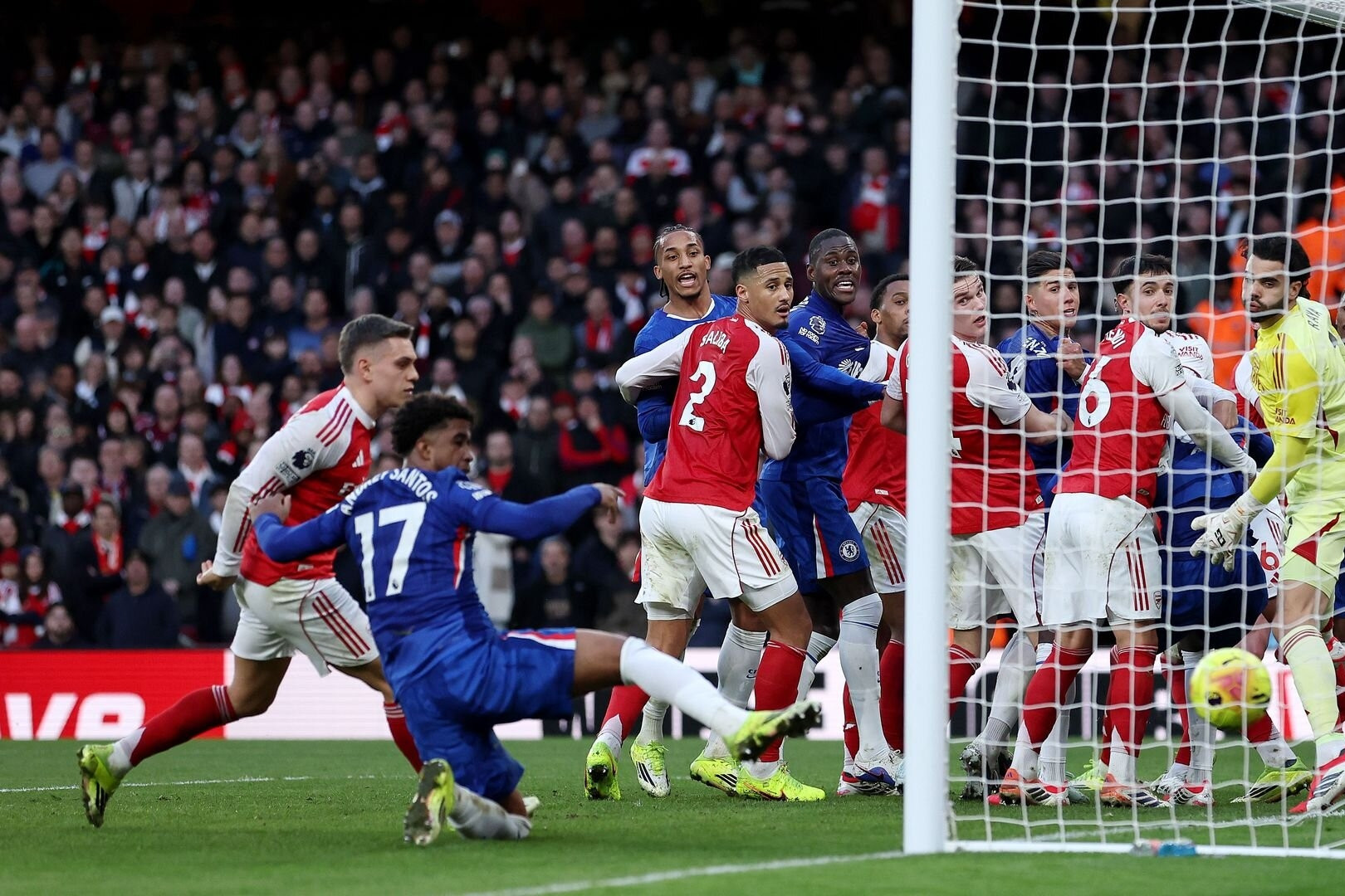 Trực tiếp Arsenal 1-1 Chelsea: Hai bàn thắng từ phạt góc (H2)