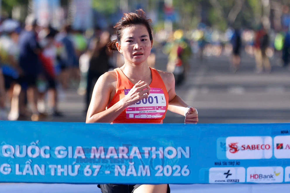 Nguyễn Thị Oanh 10 lần liên tiếp vô địch Tiền Phong Marathon