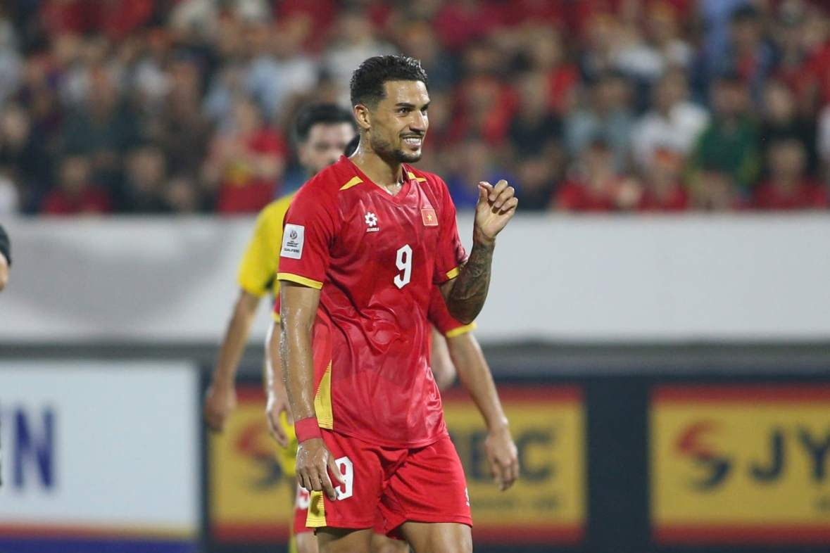 Trực tiếp bóng đá Việt Nam 2-0 Malaysia: Hoàng Hên kiến tạo, Xuân Son ghi bàn