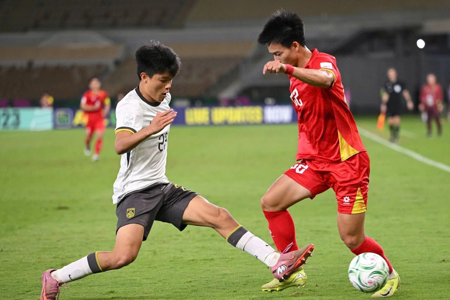 U23 Việt Nam đấu Trung Quốc, Thái Lan: Bất ngờ đội hình