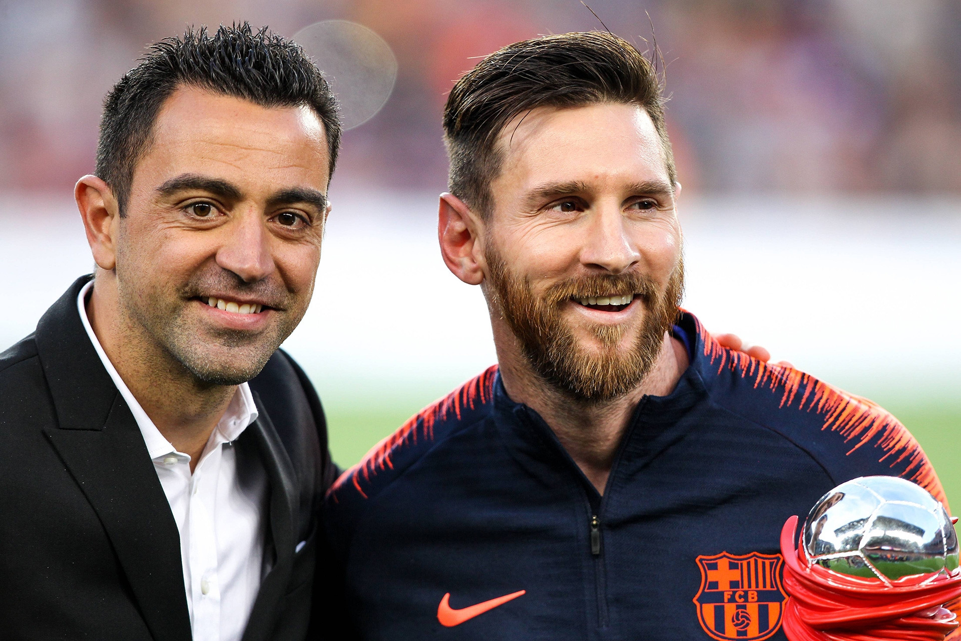 Xavi phơi bày sự thật Barca: Laporta chơi xấu Messi