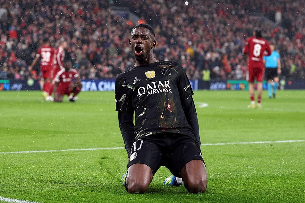 PSG kéo sập Anfield, bay vào bán kết Champions League